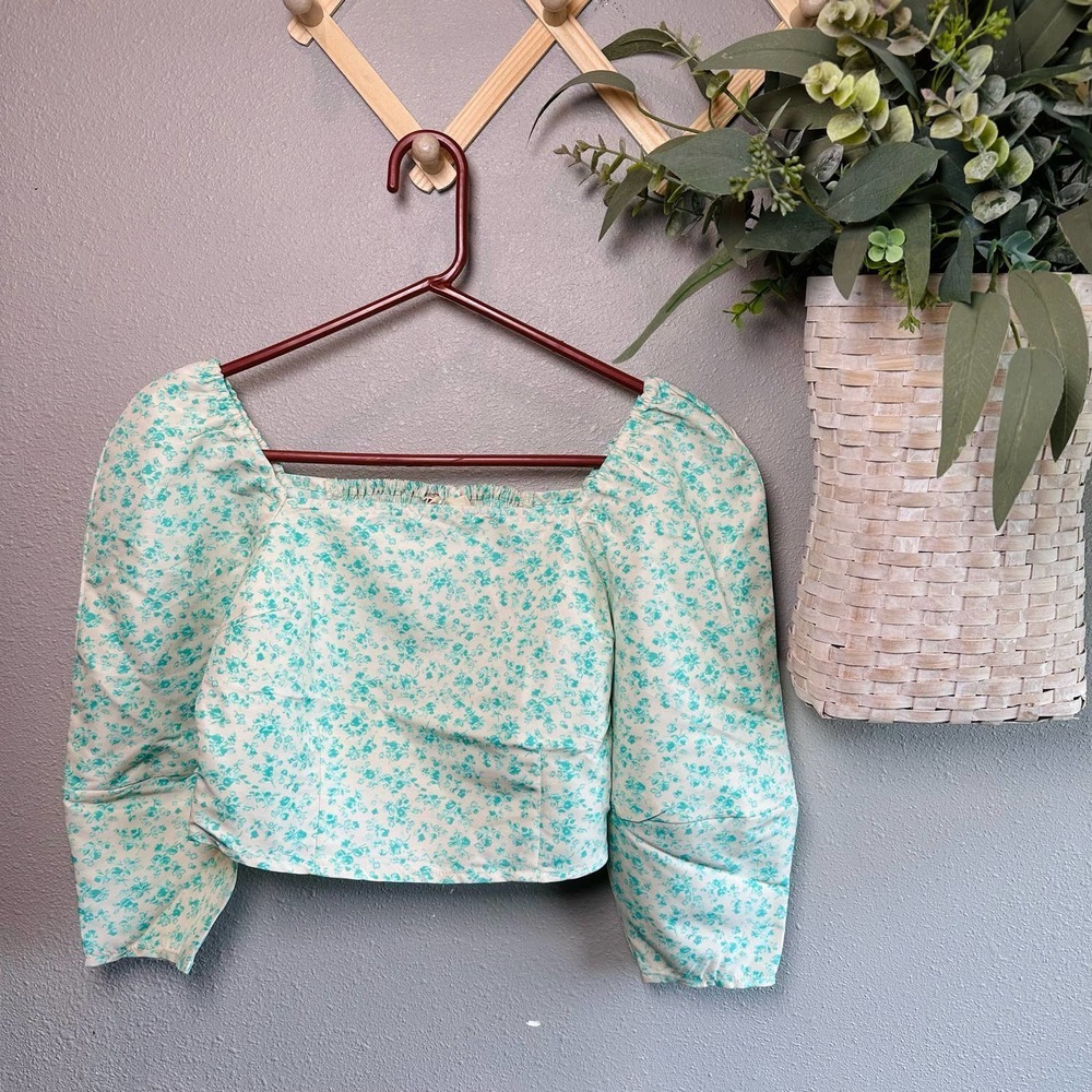 Levi's Mint Floral Puff Sleeve Crop Top